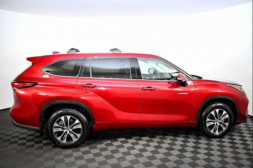 2020 Toyota Highlander Hybrid XLE