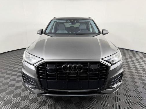 2023 Audi Q7 45 Premium Plus