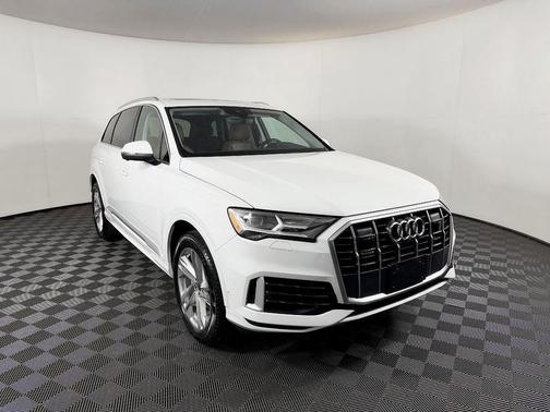 2023 Audi Q7 55 Premium Plus