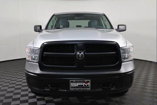 Bright Silver Metallic Clearcoat 2019 RAM 1500 Classic Tradesman