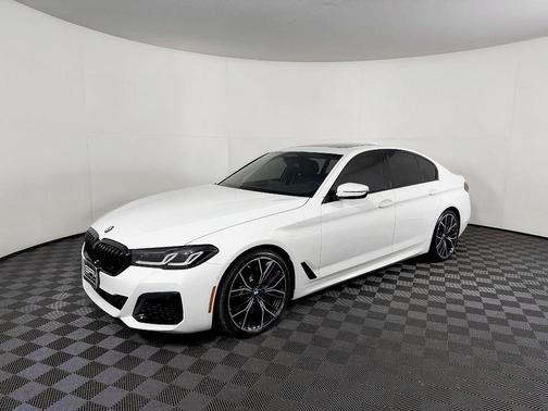 Alpine White 2022 BMW M550 i Xdrive