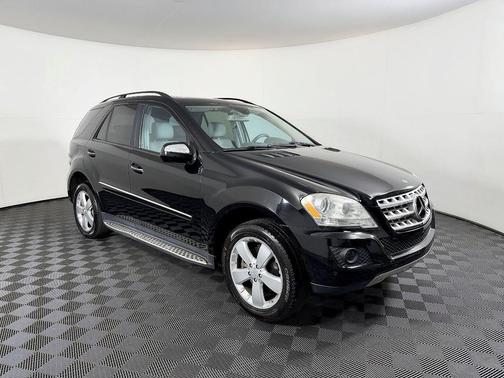 Black 2009 Mercedes-Benz M-Class 4MATIC