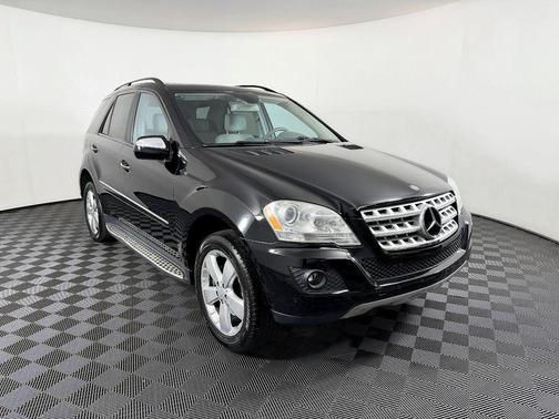 Black 2009 Mercedes-Benz M-Class 4MATIC