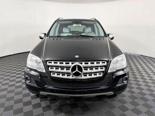 Black 2009 Mercedes-Benz M-Class 4MATIC