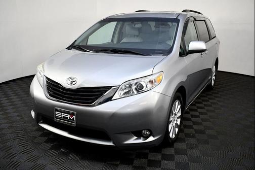 2015 Toyota Sienna XLE