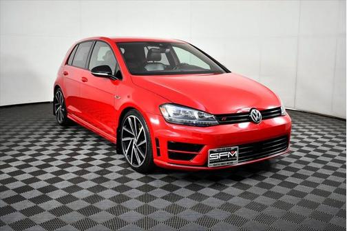 2017 Volkswagen Golf R 4-Door w/DCC & Navigation