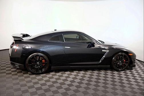 2014 Nissan GT-R Premium