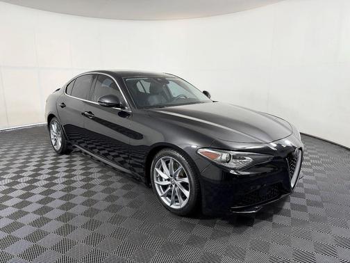 2017 Alfa Romeo Giulia Base