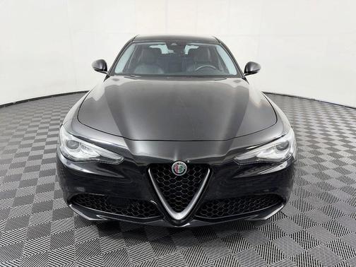 2017 Alfa Romeo Giulia Base