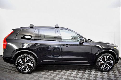 2022 Volvo XC90 Recharge Plug-In Hybrid T8 R-Design 7 Passenger