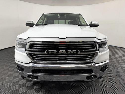 Bright White Clearcoat 2020 RAM 1500 Laramie