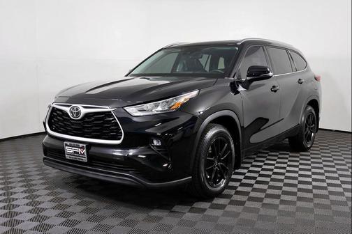 Midnight Black Metallic 2020 Toyota Highlander XLE