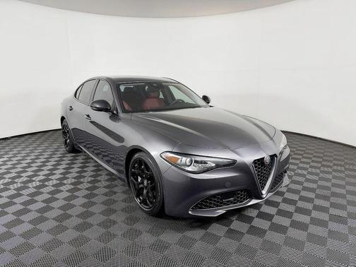 2021 Alfa Romeo Giulia Base