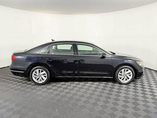 2018 Volkswagen Passat 2.0T SE