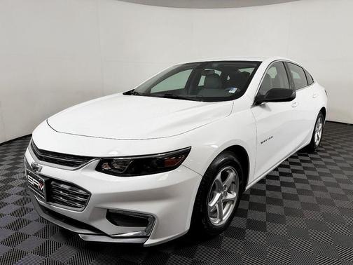 Summit White 2016 Chevrolet Malibu LS