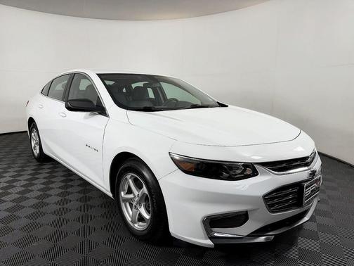 Summit White 2016 Chevrolet Malibu LS