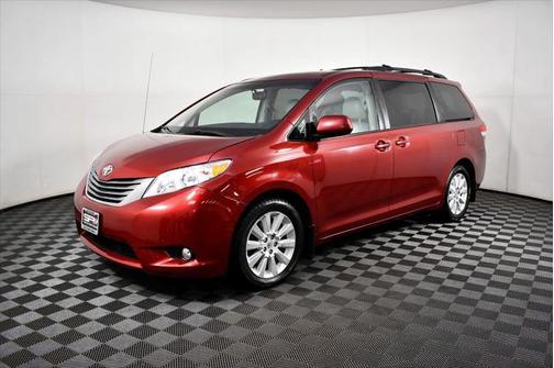2013 Toyota Sienna XLE