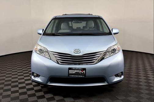 2017 Toyota Sienna XLE