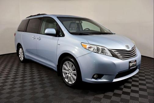 2017 Toyota Sienna XLE