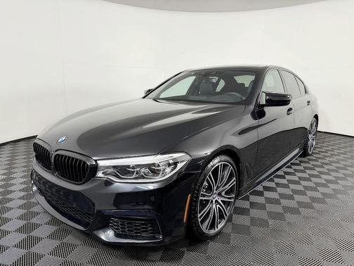 Black Sapphire Metallic 2020 BMW 540 540i