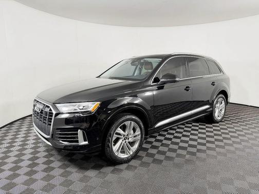 2022 Audi Q7 55 Premium Plus
