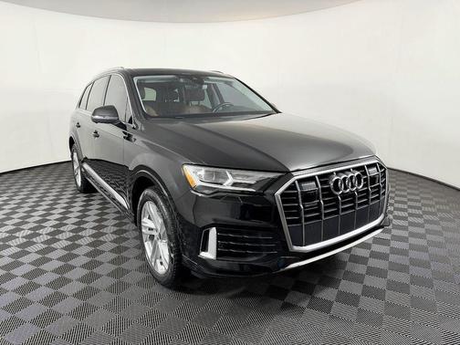 2022 Audi Q7 55 Premium Plus