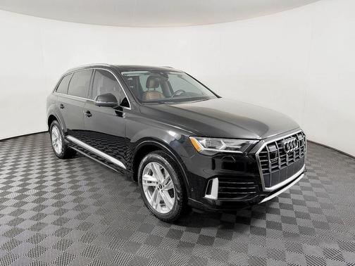 2022 Audi Q7 55 Premium Plus