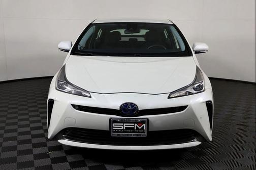Super White 2019 Toyota Prius LE