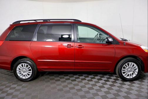 2010 Toyota Sienna LE