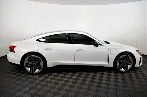 2022 Audi RS e-tron GT quattro