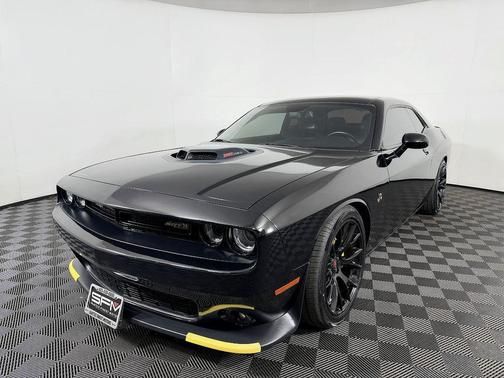 Pitch Black Clearcoat 2016 Dodge Challenger R/T Scat Pack