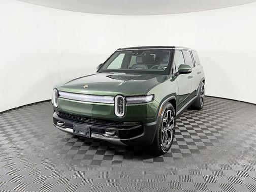 2025 Rivian R1S Adventure