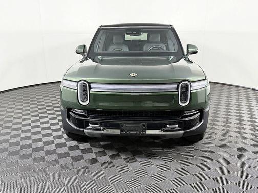 2025 Rivian R1S Adventure