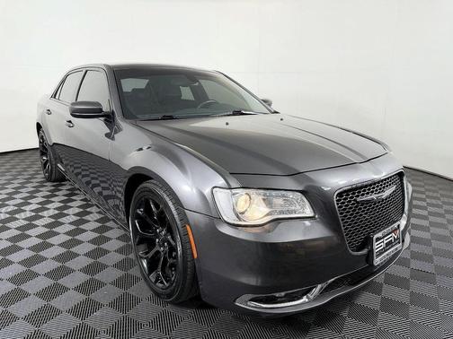 Granite Crystal Metallic Clearcoat 2017 Chrysler 300 S