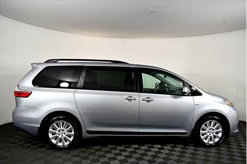 2016 Toyota Sienna XLE