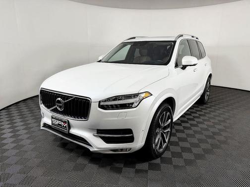 2019 Volvo XC90 T6 Momentum