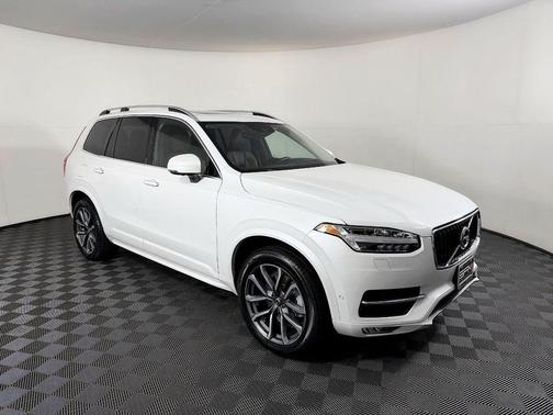 2019 Volvo XC90 T6 Momentum