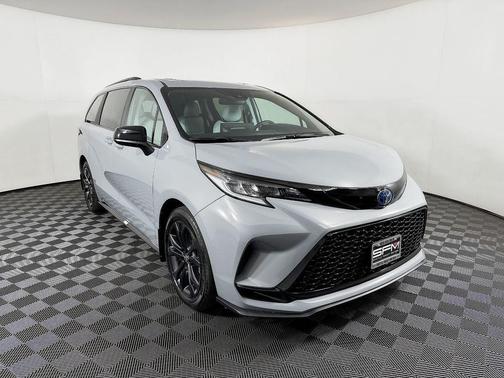 2025 Toyota Sienna XSE 7 Passenger