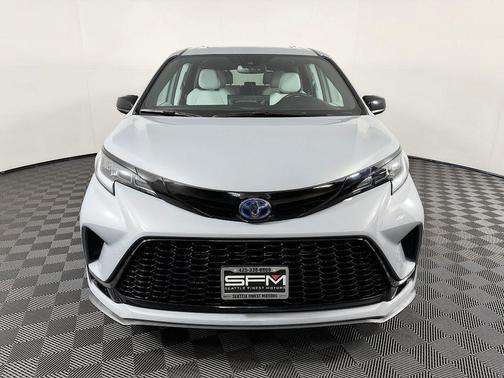 2025 Toyota Sienna XSE 7 Passenger