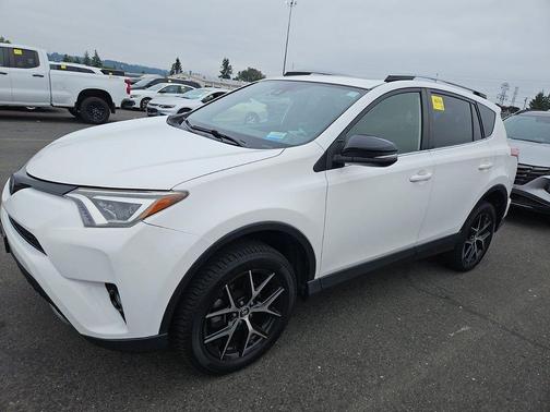 2017 Toyota RAV4 SE
