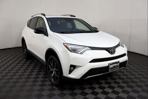 2017 Toyota RAV4 SE
