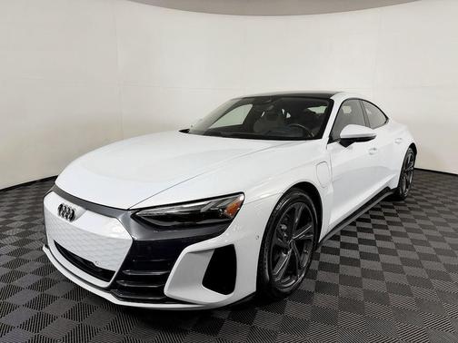 Suzuka Gray Metallic 2022 Audi e-tron GT Prestige