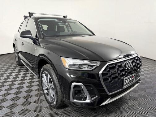 Mythos Black Metallic 2022 Audi Q5 45 S line Premium Plus