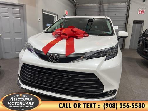 2026 Toyota Sienna XLE