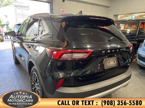 Agate Black Metallic 2025 Ford Escape PHEV Base