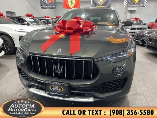 Gray 2018 Maserati Levante S GranLusso