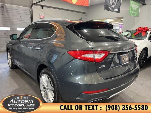 Gray 2018 Maserati Levante S GranLusso