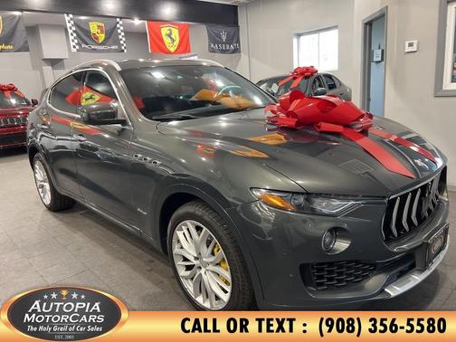Gray 2018 Maserati Levante S GranLusso