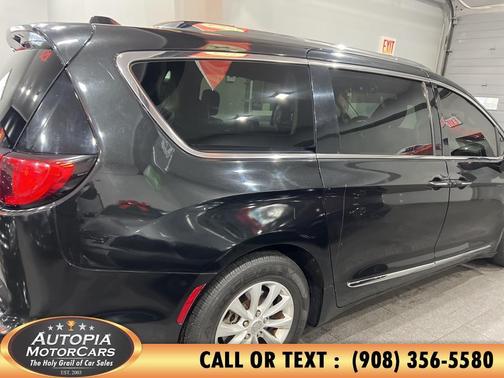 2018 Chrysler Pacifica Touring-L Plus