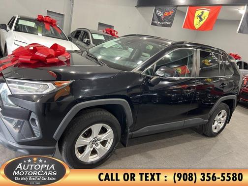 Midnight Black Metallic 2019 Toyota RAV4 XLE